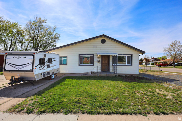 5709 S 2050 W, Roy UT 84067