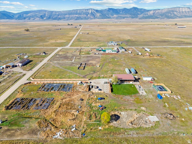 Main photo for 1155 E 6000 N