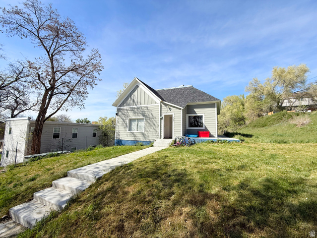 548 E 27th St
                     MLS #2150123