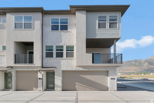 Main photo for 572 N Buffalo Grass Ln