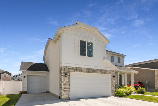 3261 S 2580 W, Syracuse UT 84075