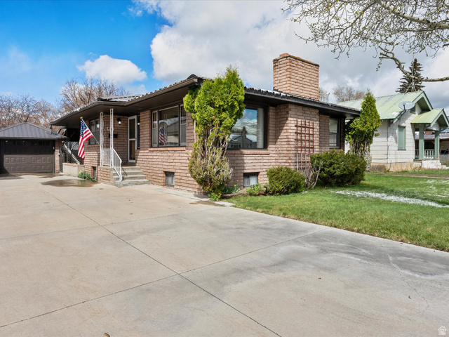 273 S 7th St
                     MLS #2150626