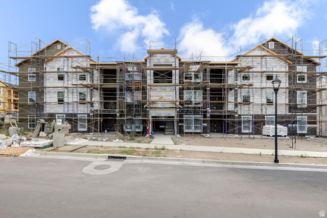6687 W Twin Rocks Ln #e303
                     MLS #2150648