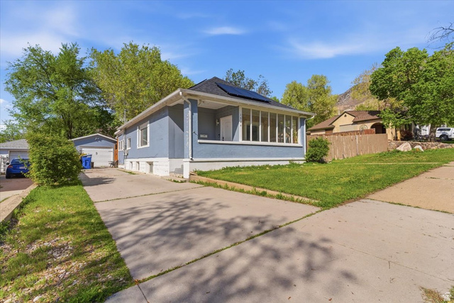 1544  Capitol
                     MLS #2150706