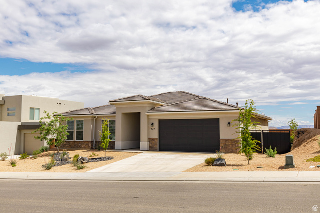 747 S Mincio
                     MLS #2150857