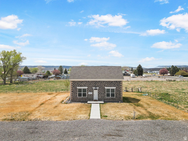 275 N 200 E, Loa UT 84747