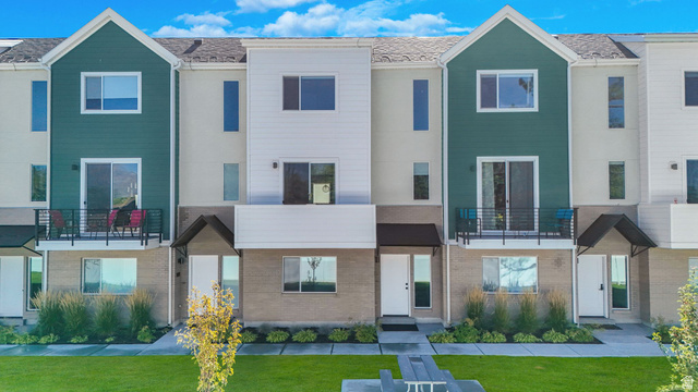 493 E ALICE WAY, Layton UT 84041