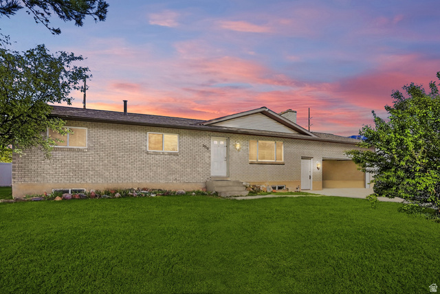 1019 E Maple Dr
                     MLS #2150993