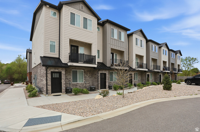 1298 E 1640 S, Ogden UT 84404