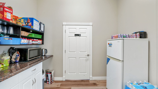 Property in South Jordan - View 14