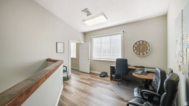 Property in South Jordan - View 10