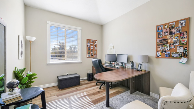 Property in South Jordan - View 17