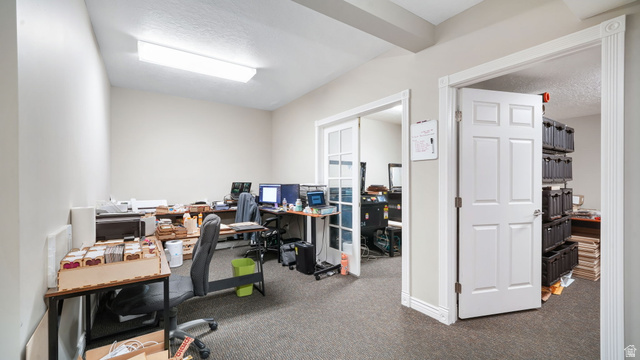 Property in South Jordan - View 39