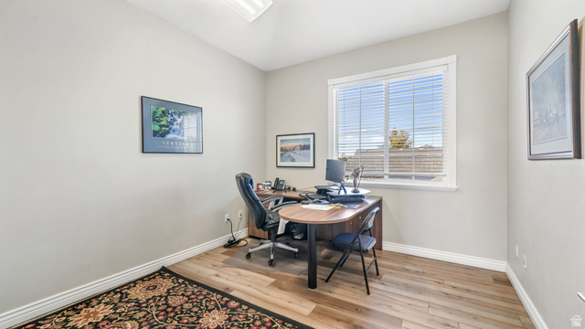 Property in South Jordan - View 18