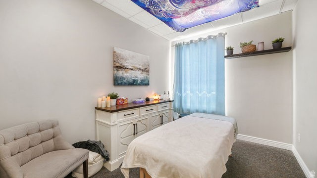 Property in South Jordan - View 26