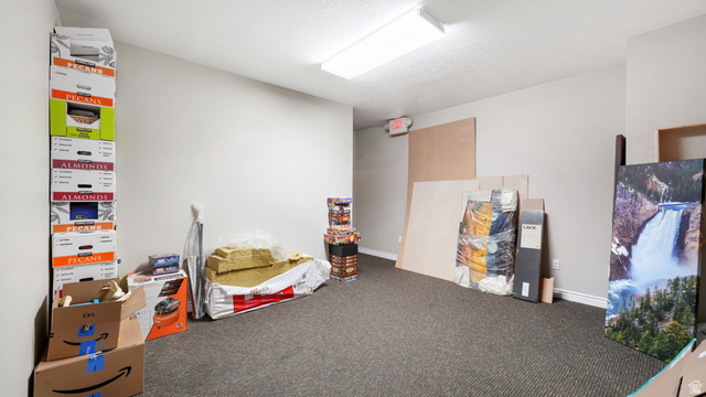 Property in South Jordan - View 32