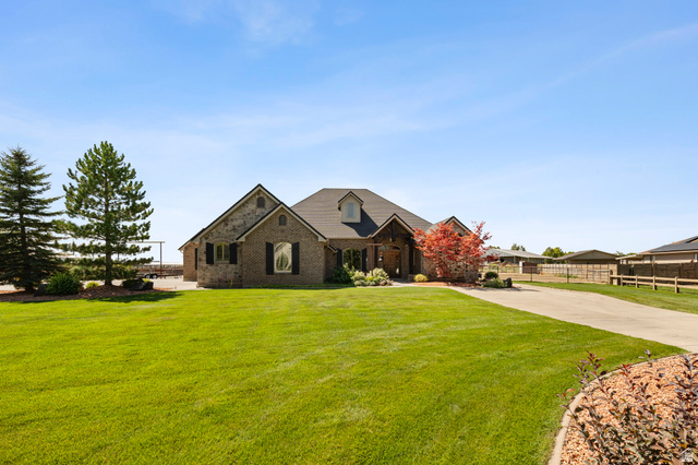 1829 W HERITAGE RANCH DR, Farr West UT 84404