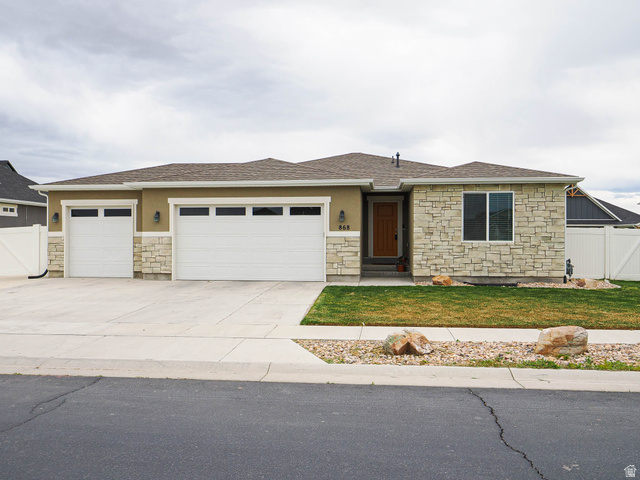 868 E CLIFFROSE DR, Eagle Mountain UT 84005