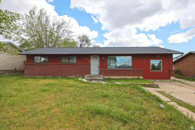 207 W 1300 N, Sunset UT 84015