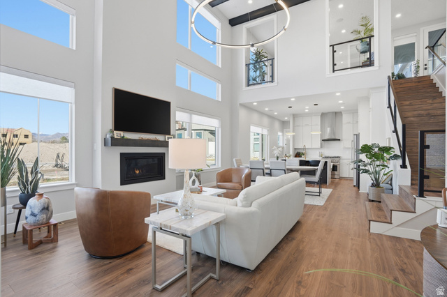 2011 E Beverly Dr
                     MLS #2151589