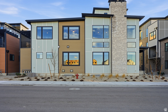 2011 E BEVERLY DR, Holladay UT 84117