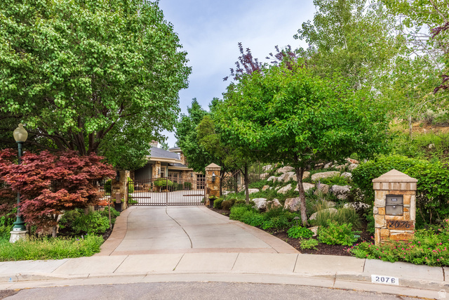2076 S SCENIC CIR ,Salt Lake City UT 84109