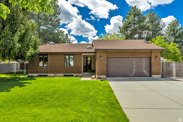 1498 E MOUNT MANOR CIR, Cottonwood Heights UT 84121