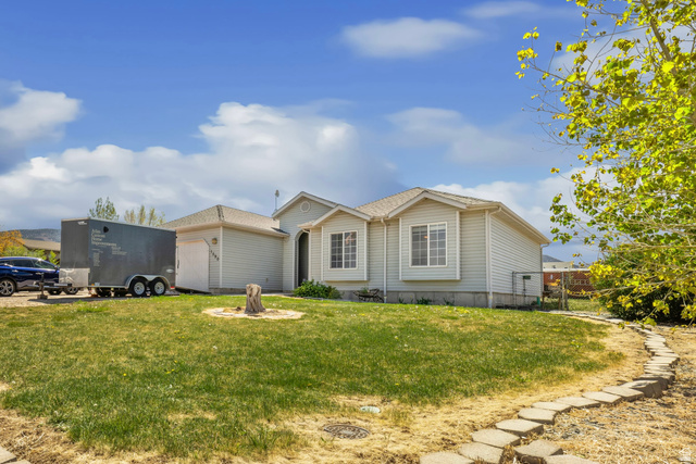 1590 E Highland Trails Rd
                     MLS #2151857