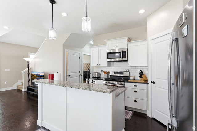 1721 W HOLLOW CEDAR LN #1, Riverton UT 84065