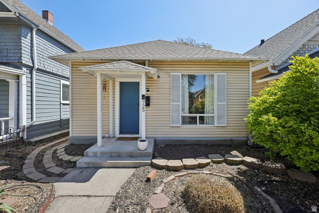 725 S Windsor St
                     MLS #2151981