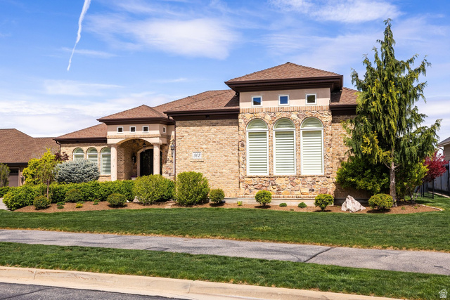 802  Eaglepointe Dr
                     MLS #2151990