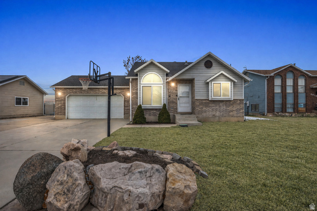 4933 S 3900 W, Roy UT 84067