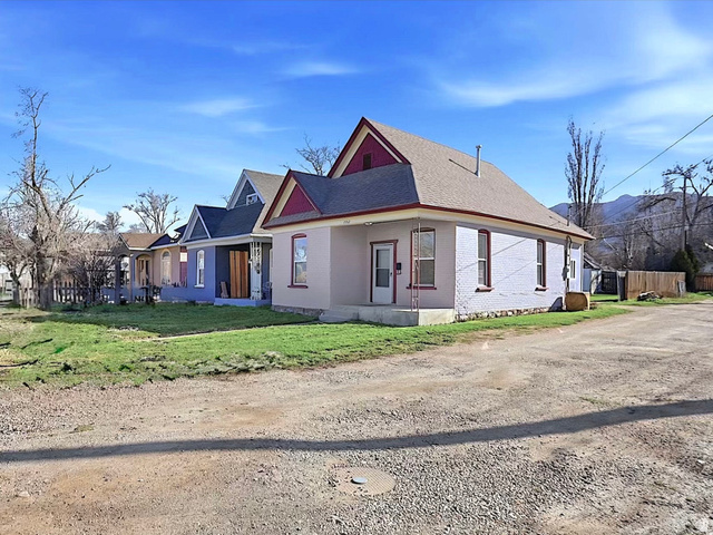 2962 S Ogden Ave
                     MLS #2152381