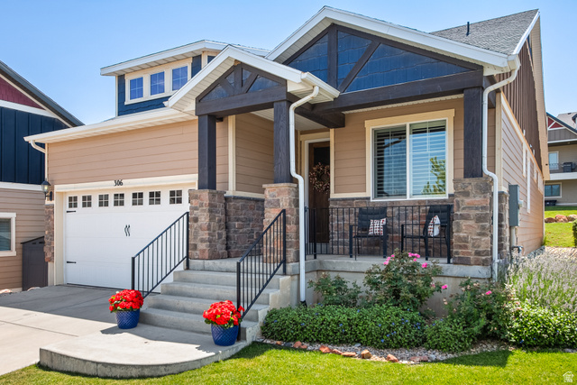 306 E Bella Vida Dr
                     MLS #2152437