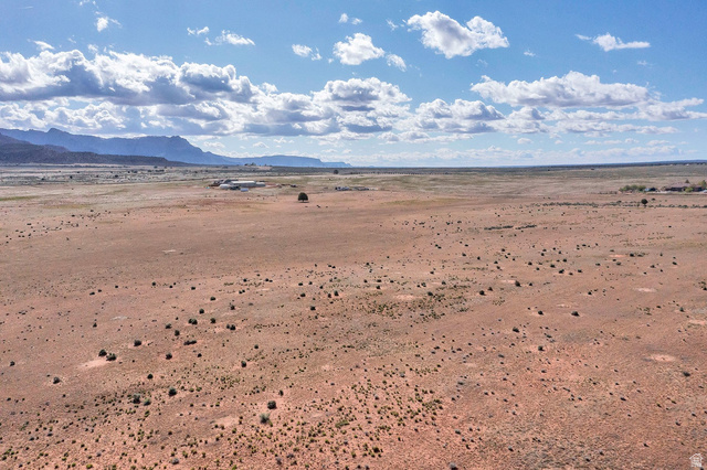 481 S COYOTE RD, Apple Valley UT 84737