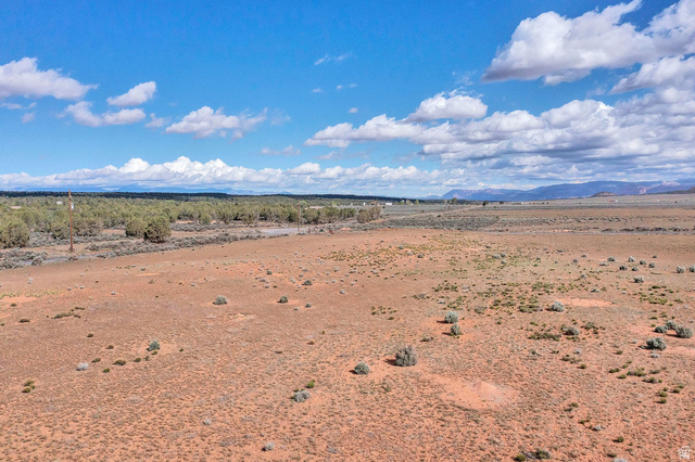 421 S COYOTE RD, Apple Valley UT 84737