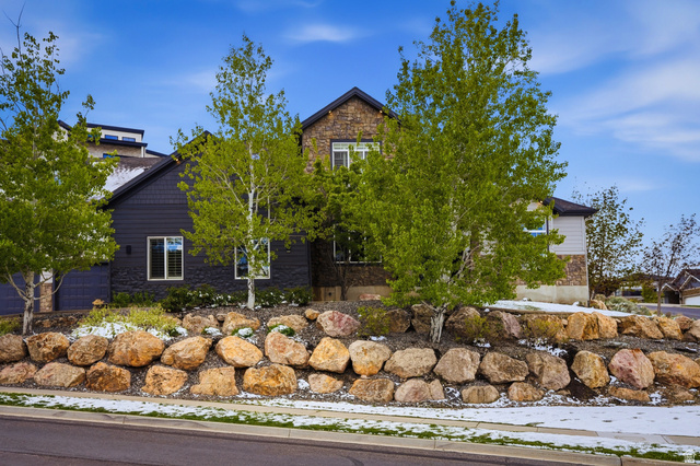 208 E PARKWAY CIR, North Salt Lake UT 84054