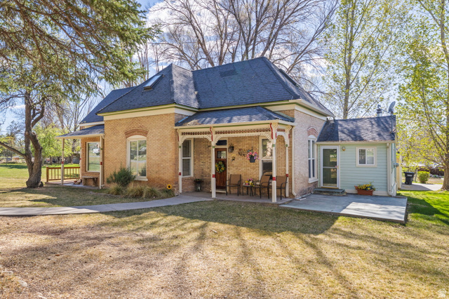 Main photo for 389 N 100 E