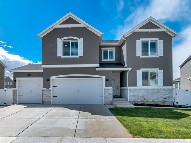 1046 E Blazing Sun Dr #324
                     MLS #2153015