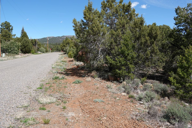 4700 N MOQUI ST, Boulder UT 84716