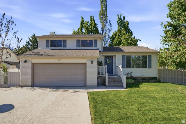 3162 E Candytuft St
                     MLS #2153233