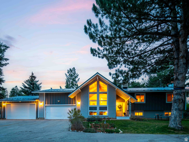 3260 N River Dr
                     MLS #2153234
