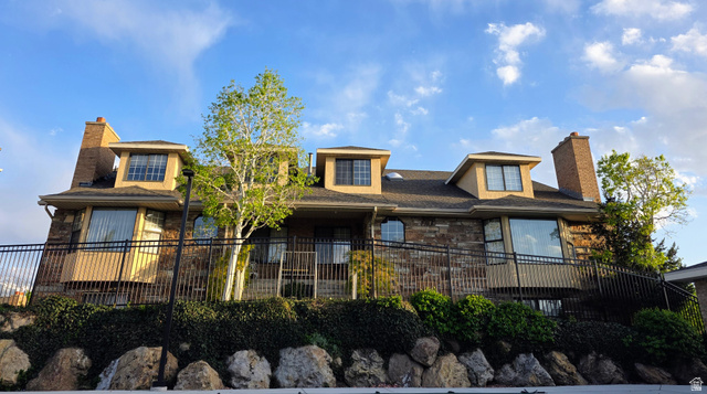 1094 E Loch Lomond Way
                     MLS #2153341