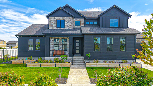 153 W 160 N #130
                     MLS #2153587