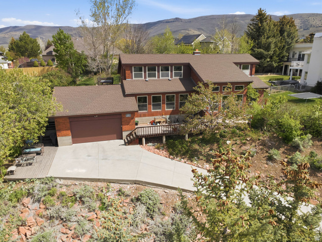 661 E Ridge Dr
                     MLS #2153612