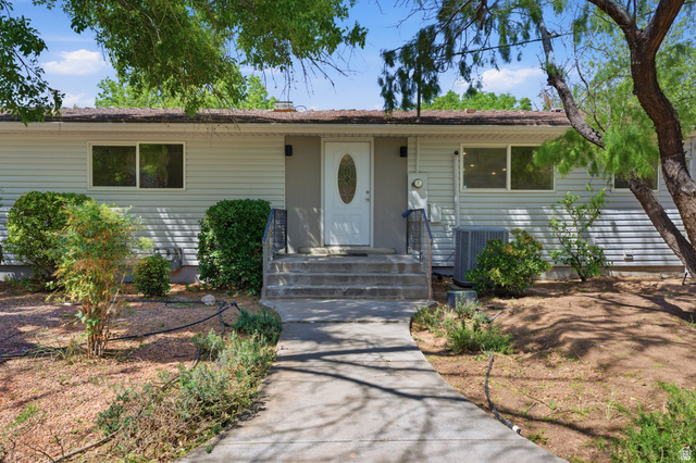 35 E E 100 St
                     MLS #2153646