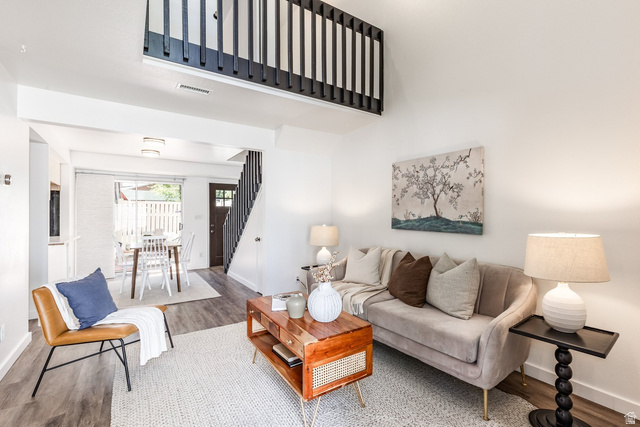 507 E Tonalea Dr
                     MLS #2153733