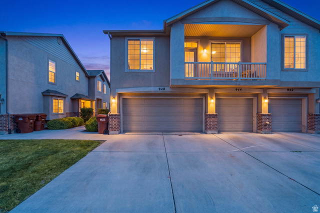 Main photo for 948 W Chelsea Ln