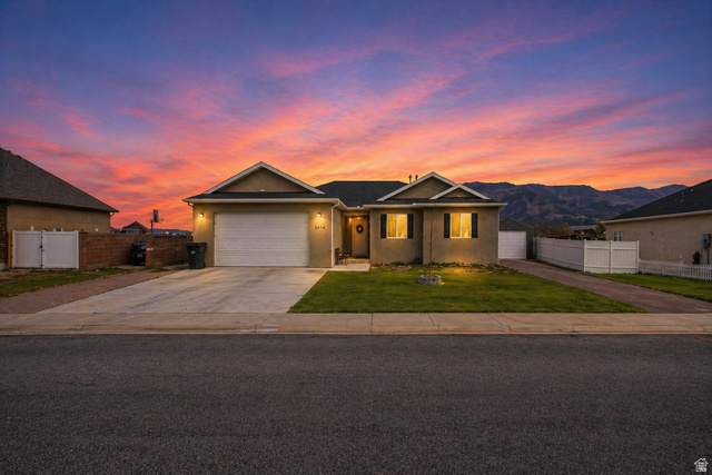 3476 N Covered Wagon Dr
                     MLS #2153754