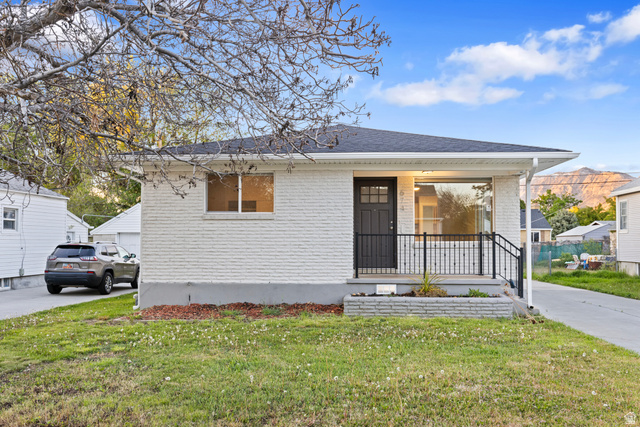 674 E 9th
                     MLS #2153758